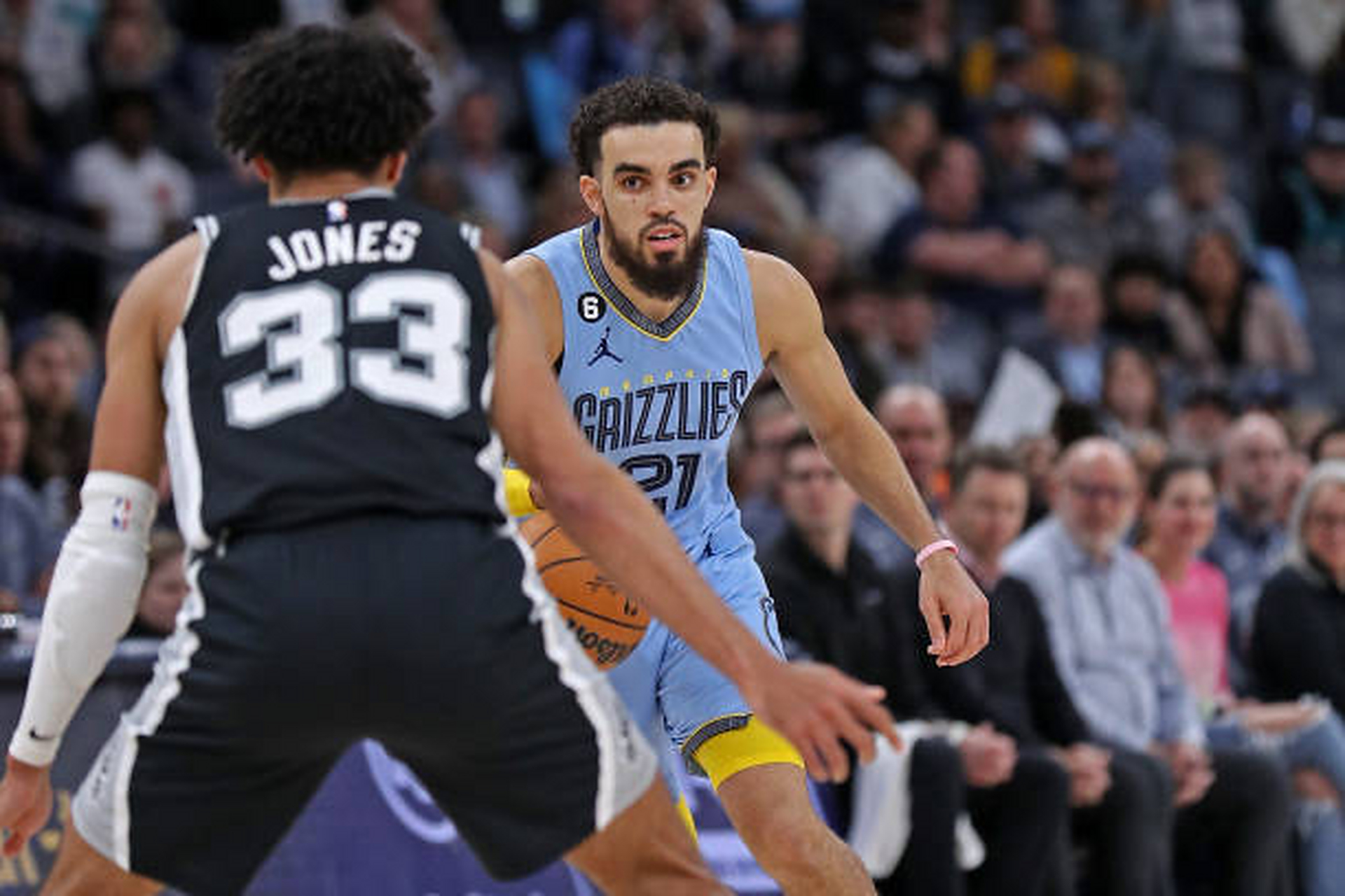 悟空体育-圣安东尼奥马刺迎法甲关键赛山东泰山调整名单，风云突变孟菲斯灰熊集结日复出首秀直接炸裂 